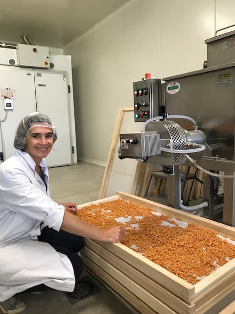 Marie Delignières, productrice de pâtes fermières au blé dur, dans son atelier à la Ferme de Canny (Oise)